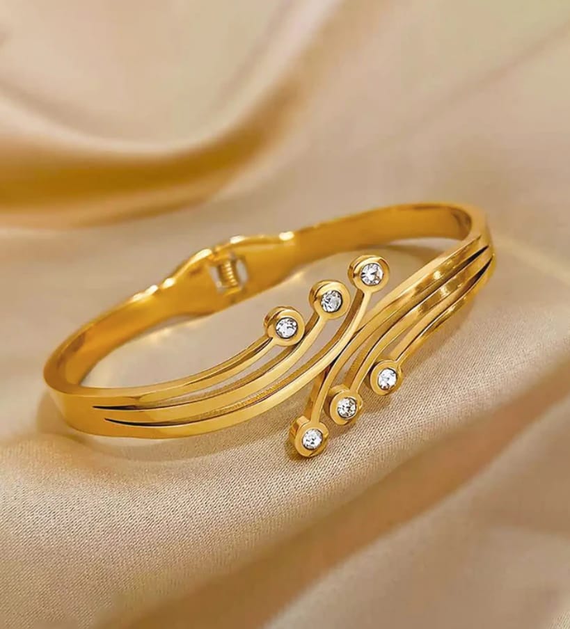 Niara anti tarnish bangle style bracelet