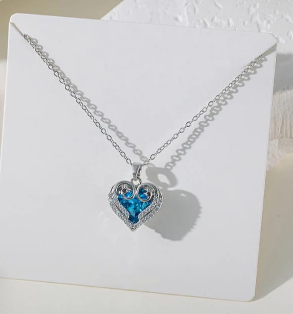 The oceanic swan pendant