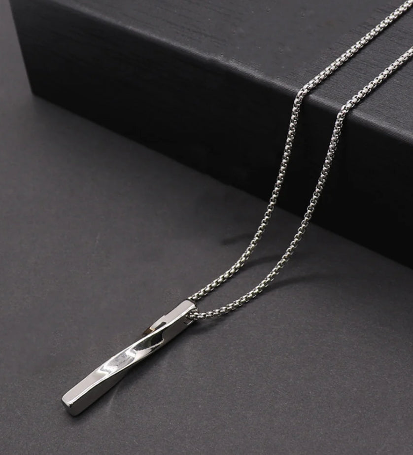 Daniel twisted bar pendant