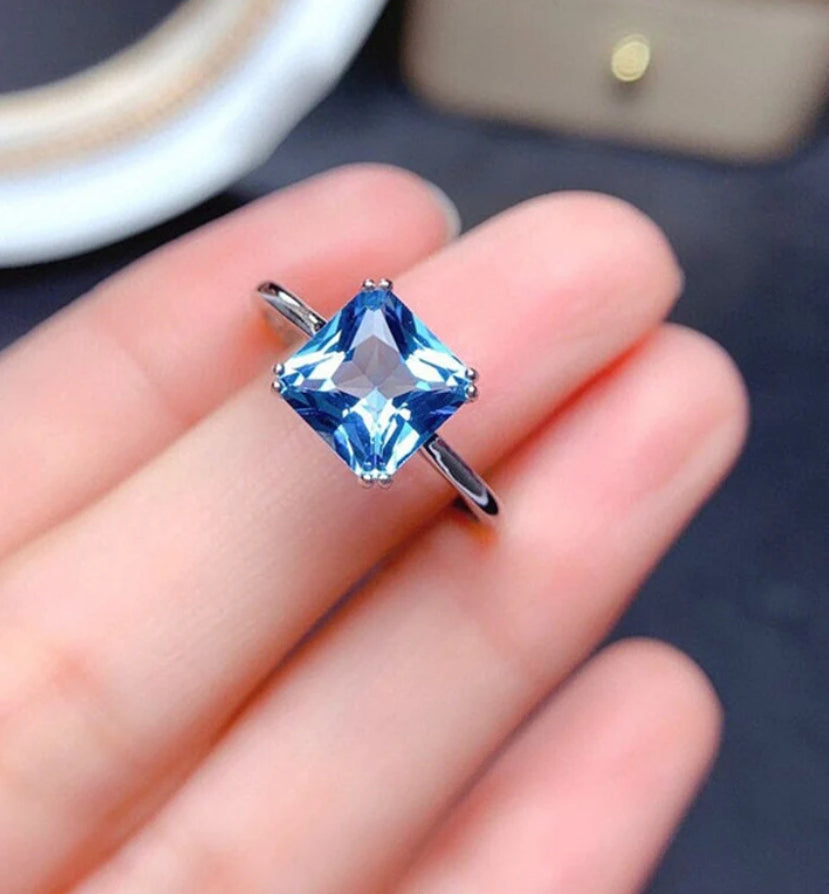 Icey adjustable ring