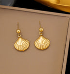Shell themed drop earrings