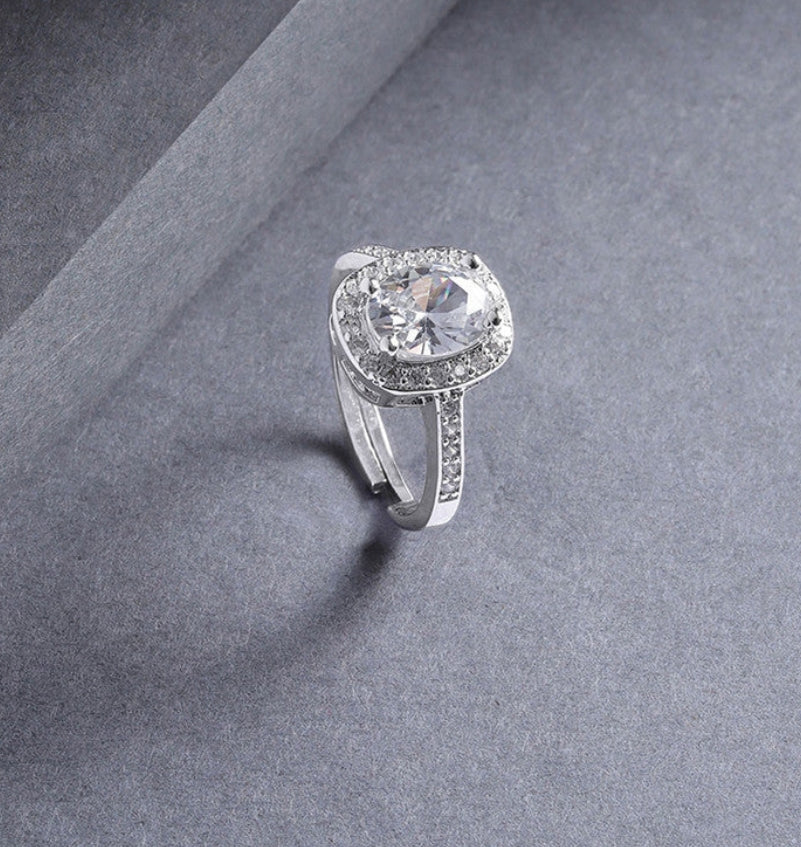 Lyra adjustable ring