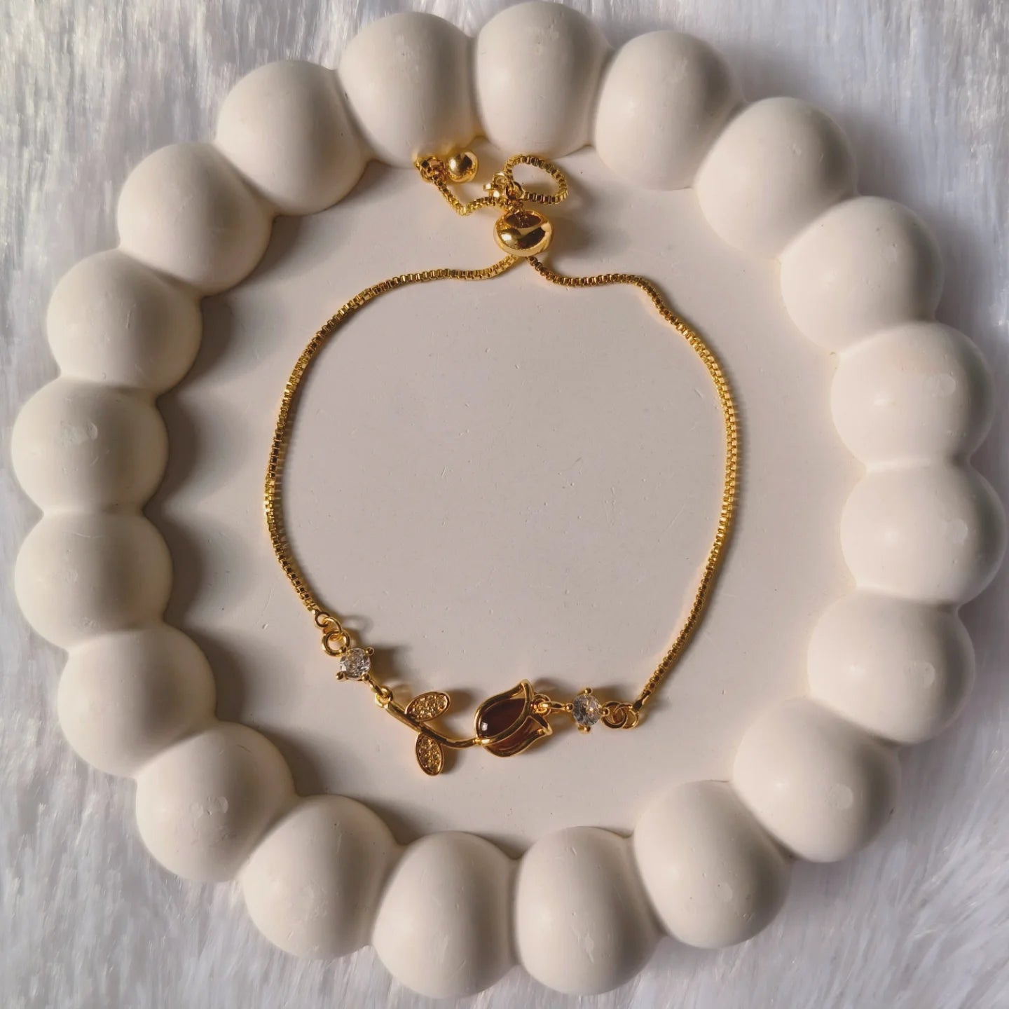 Zenny adjustable tulip bracelet