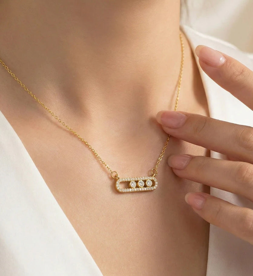 Savirre geometric pendant