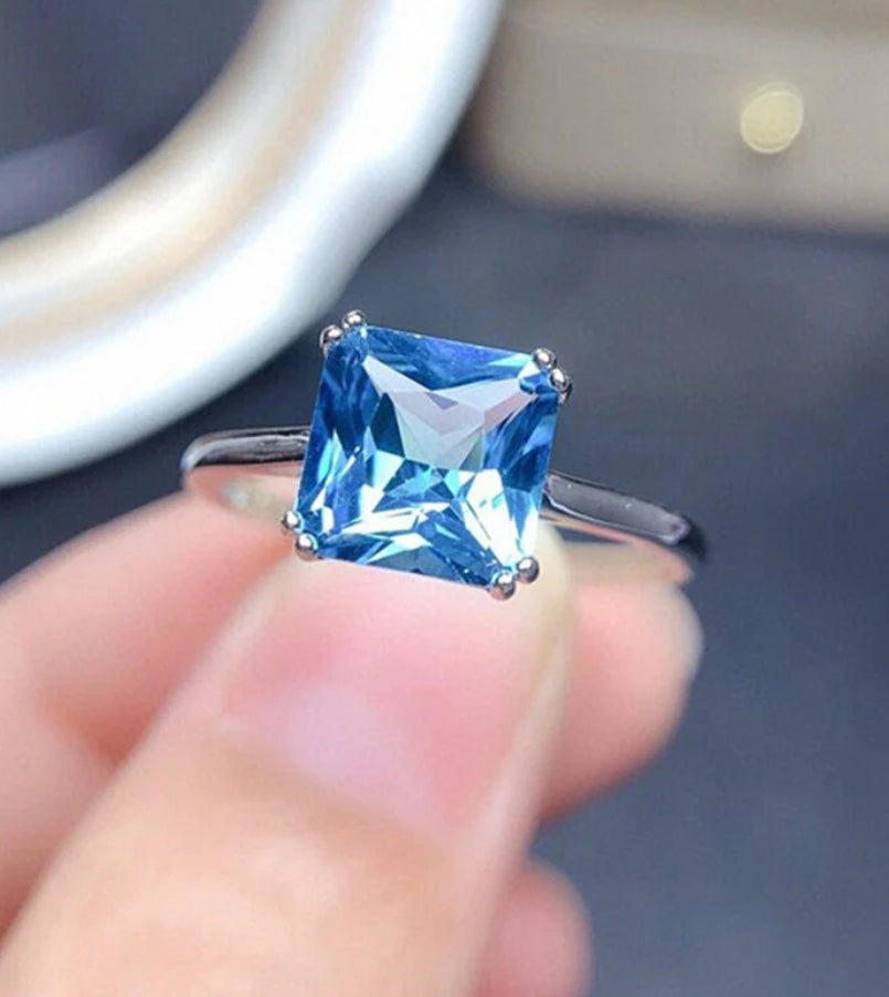 Icey adjustable ring