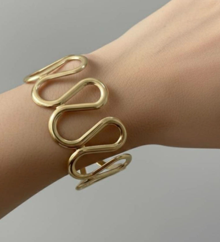 Swirly bracelet