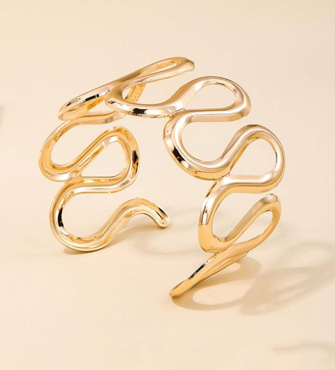 Swirly bracelet