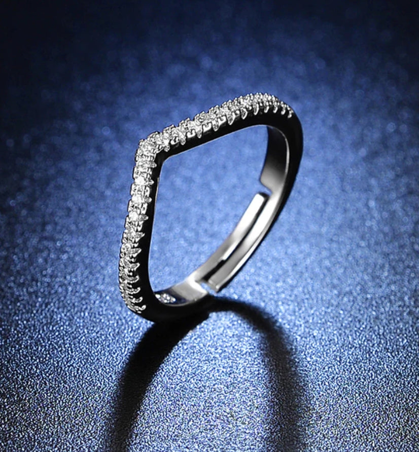 Kianna v shaped ring