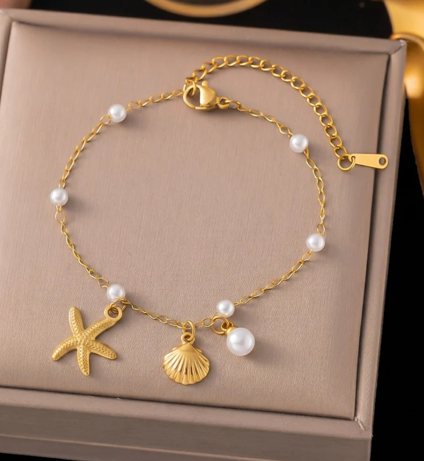 Kianna charms bracelet