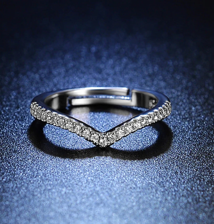 Kianna v shaped ring
