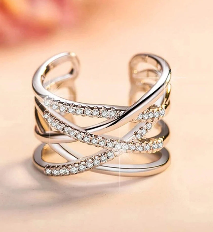 Geniora adjustable ring
