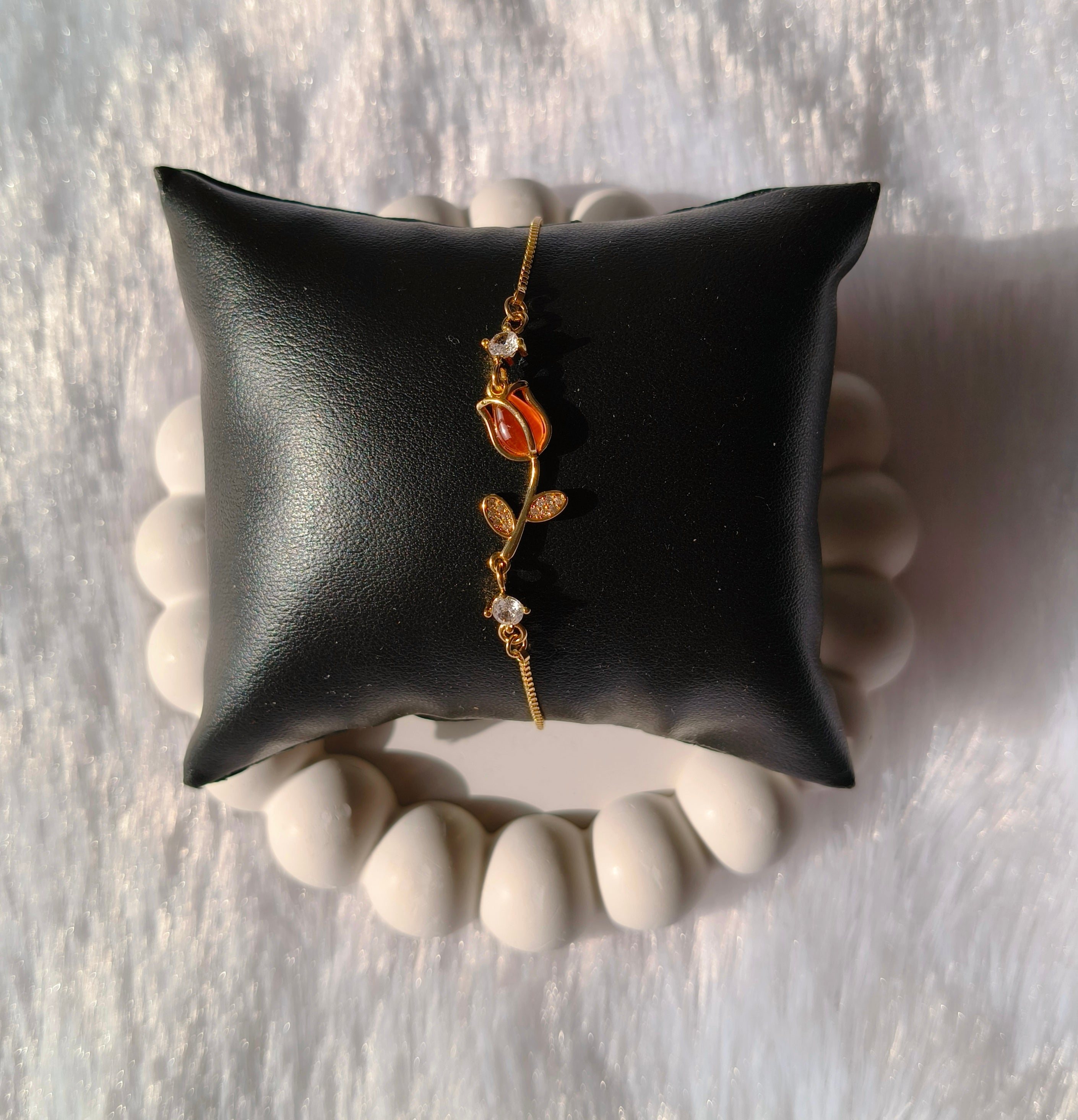 Blossom adjustable tulip bracelet