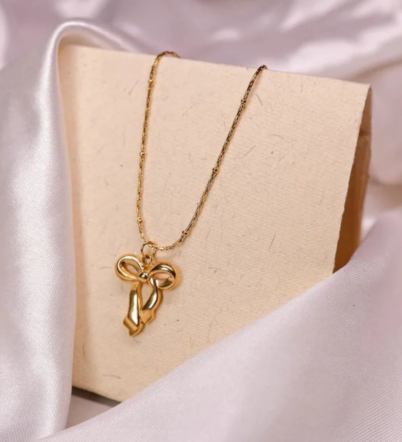 Viorra infinity bow pendant