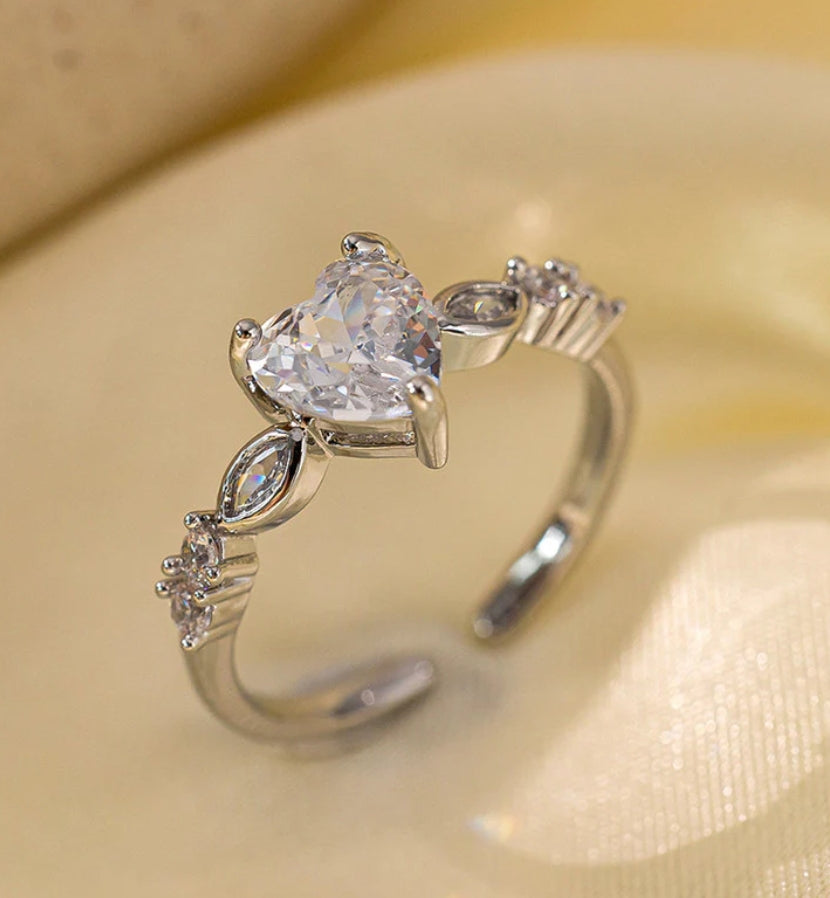 Vinnie silver plated adjustable ring