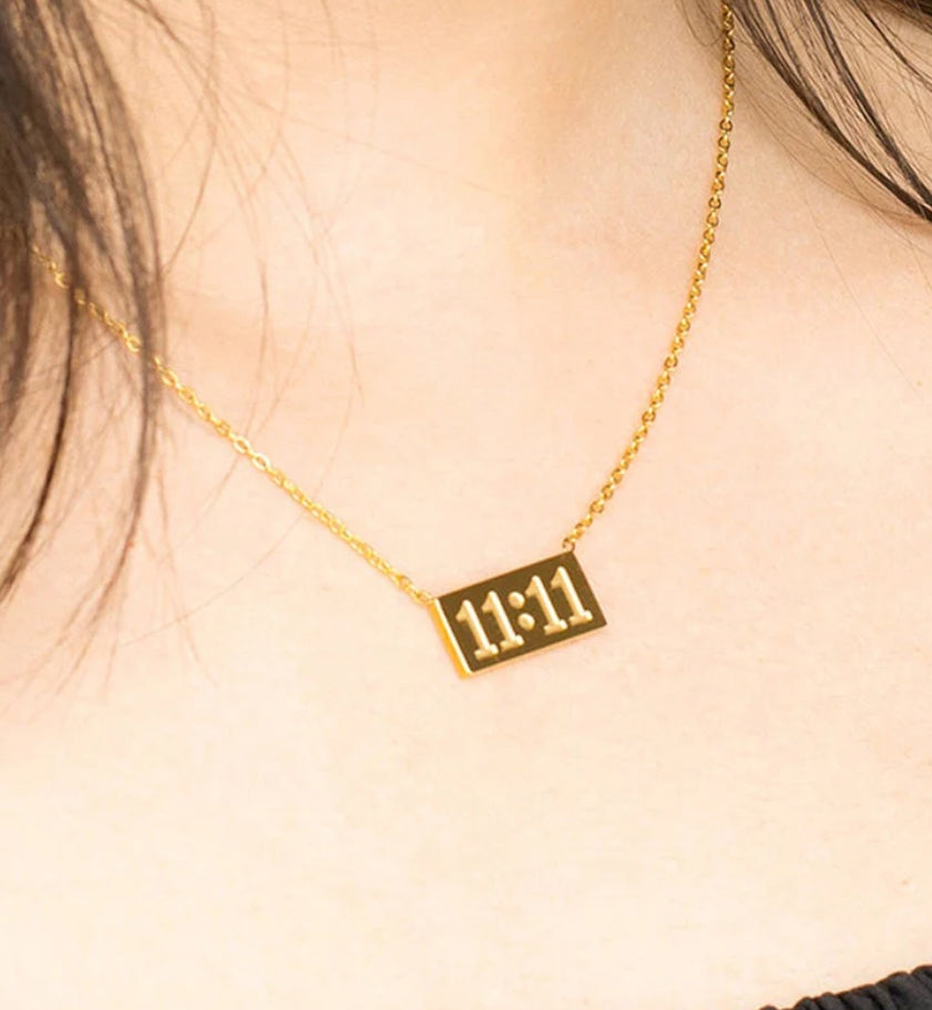 The 11:11 pendant