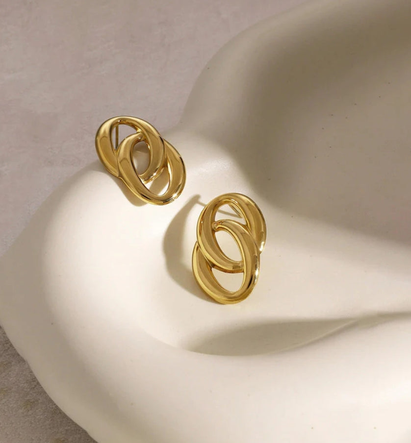 Mary drop earrings