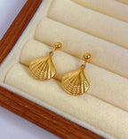 Shell themed drop earrings