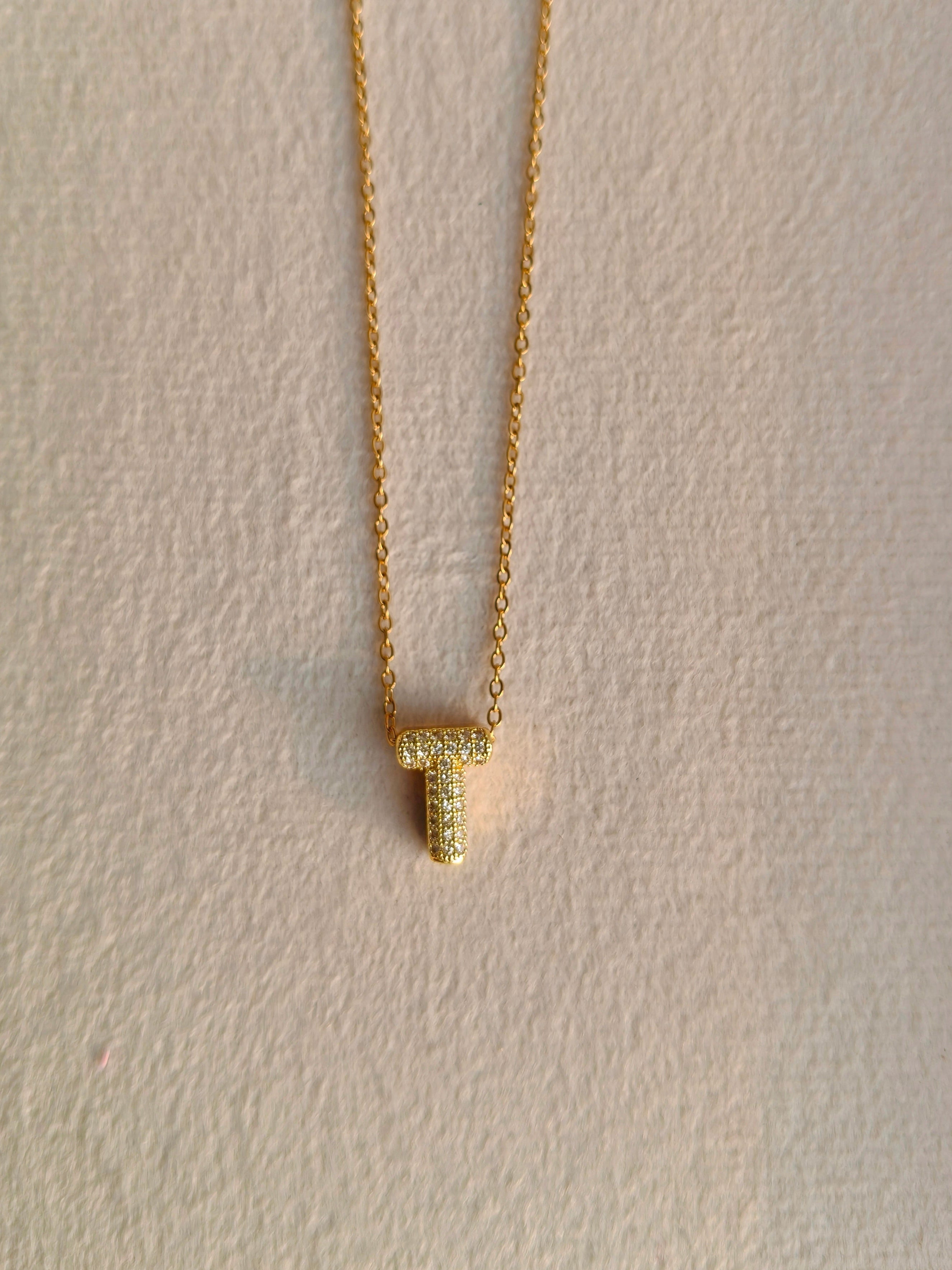 T initial pendant