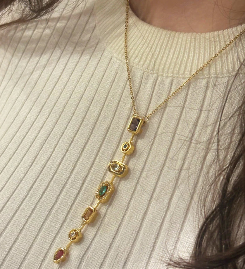 Heliena anti tarnish pendant