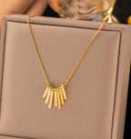 Belinna dangling stripes pendant