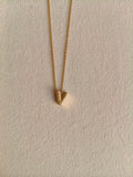 V initial pendant