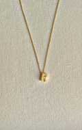 R initial pendant